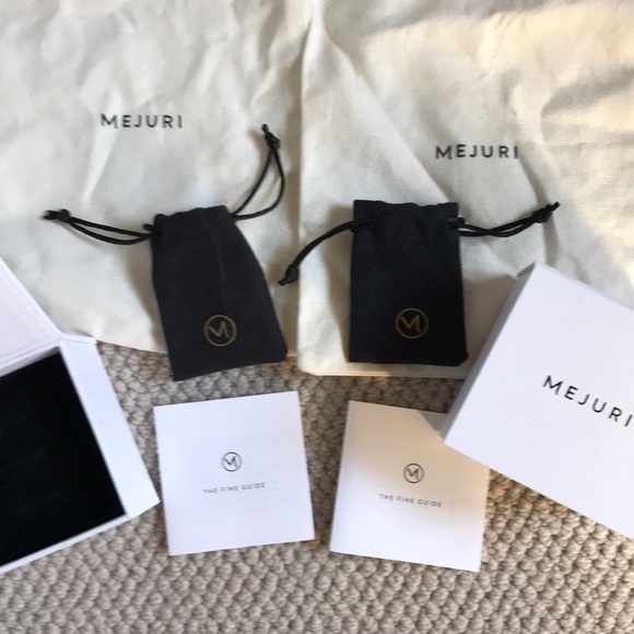 Mejuri boxes and bags - Picture 1 of 3